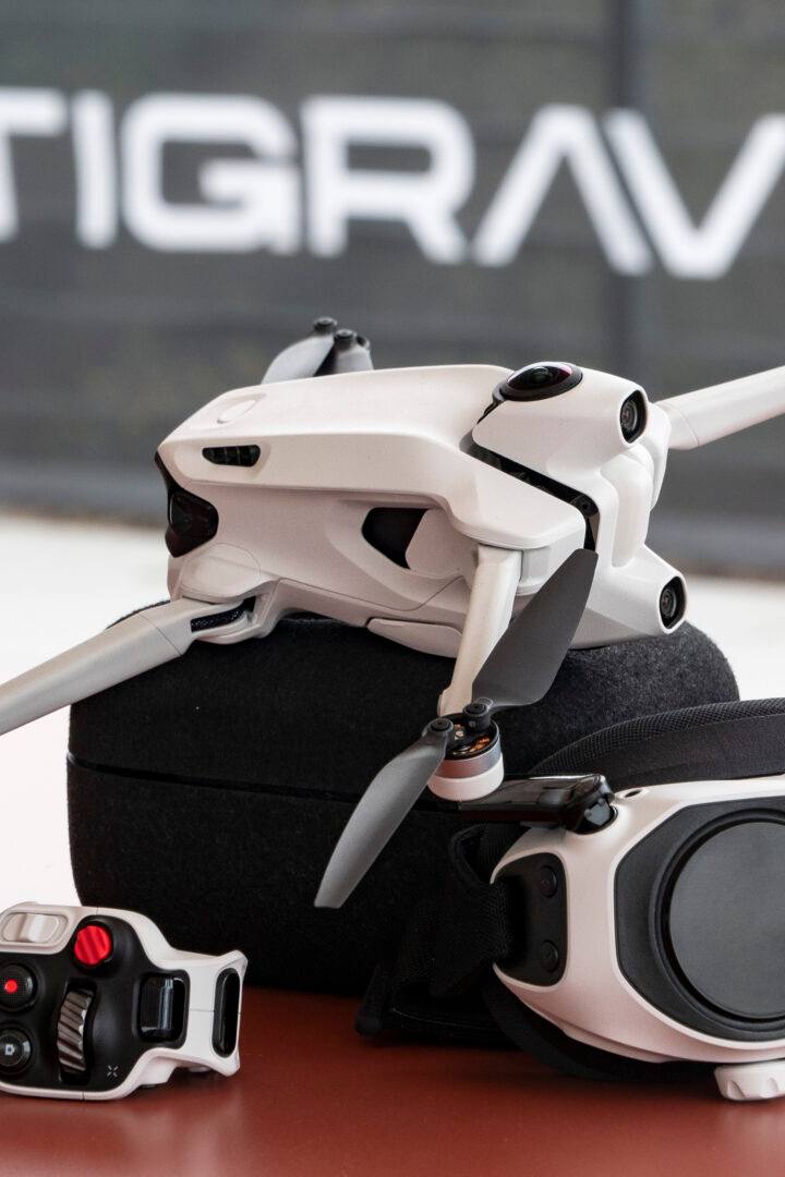 O drone 360 em 8K que pesa 249 gramas