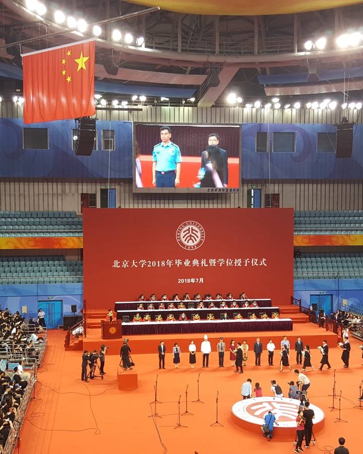 Enquanto o mundo discute se a IA vai roubar empregos, a China já mudou as universidades