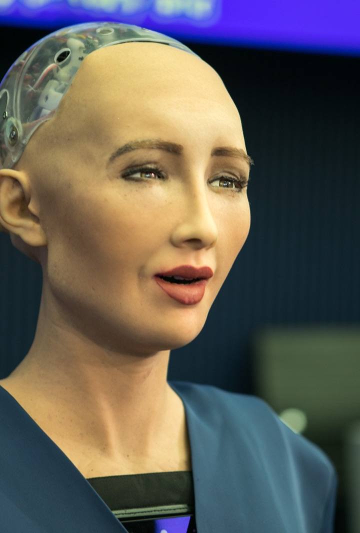 Na China já vendem 'robô de companhia' com IA — e não é ficção